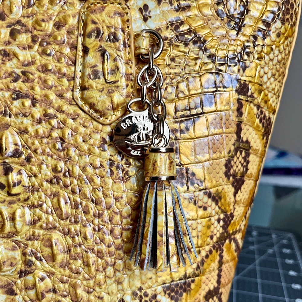 💛💛NWT! Brahmin Medium Asher Tote Canary Solid Melbourne Leather💛💛 - Picture 2 of 8